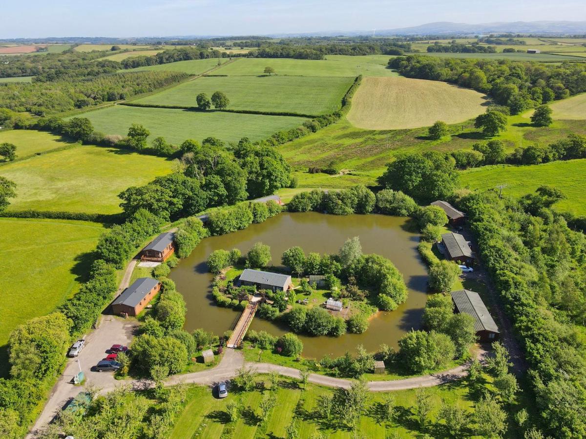 Braeburn Lodge Winkleigh Esterno foto